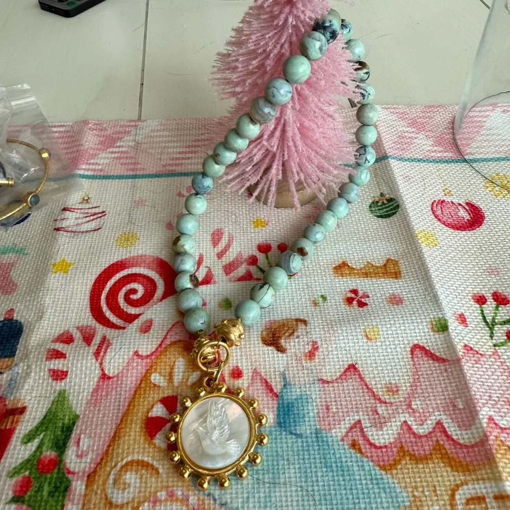 Elegant Gold and Blue Beaded Necklace - Picture 1 of 3